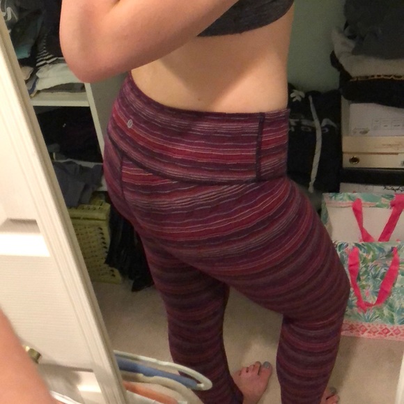 Lululemon Wunder Under Leggings - Picture 3 of 5